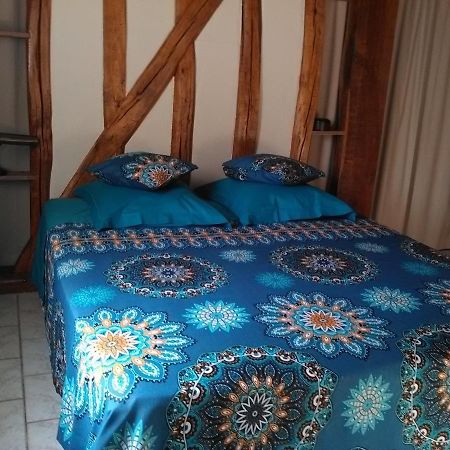 Chambre D'Hotes Des P'Tits Bonheurs Dosches Exterior foto